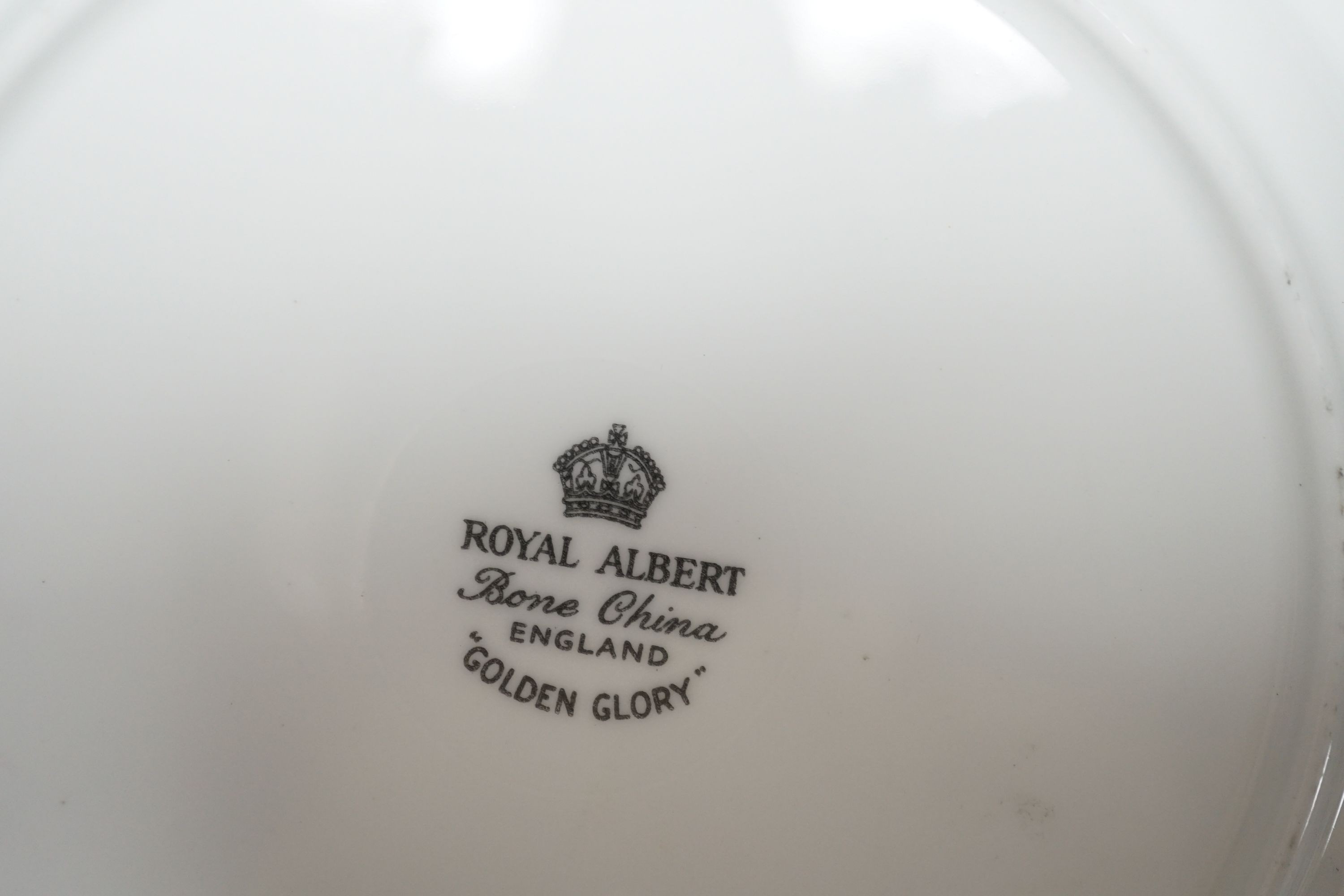 A Royal Albert ‘Golden Glory’ dinner service